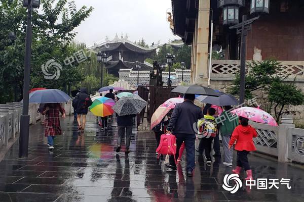 贵州今夜安顺等局地暴雨 13日阴雨暂歇