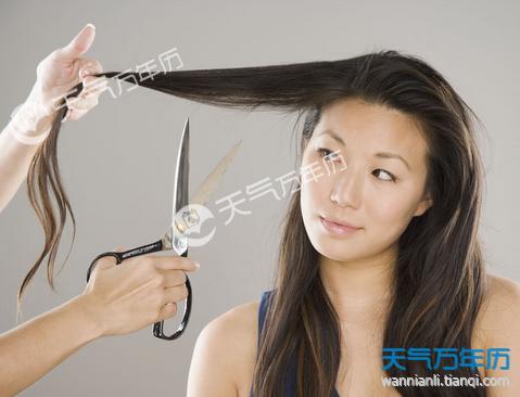 中秋节能不能理发 中秋节可以剪头发吗 中秋节最好不要剪头发,因为月
